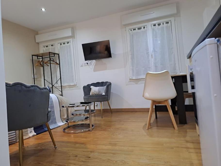 24H Course/Moto/ Oasis / Antares Appartement Le Mans Buitenkant foto