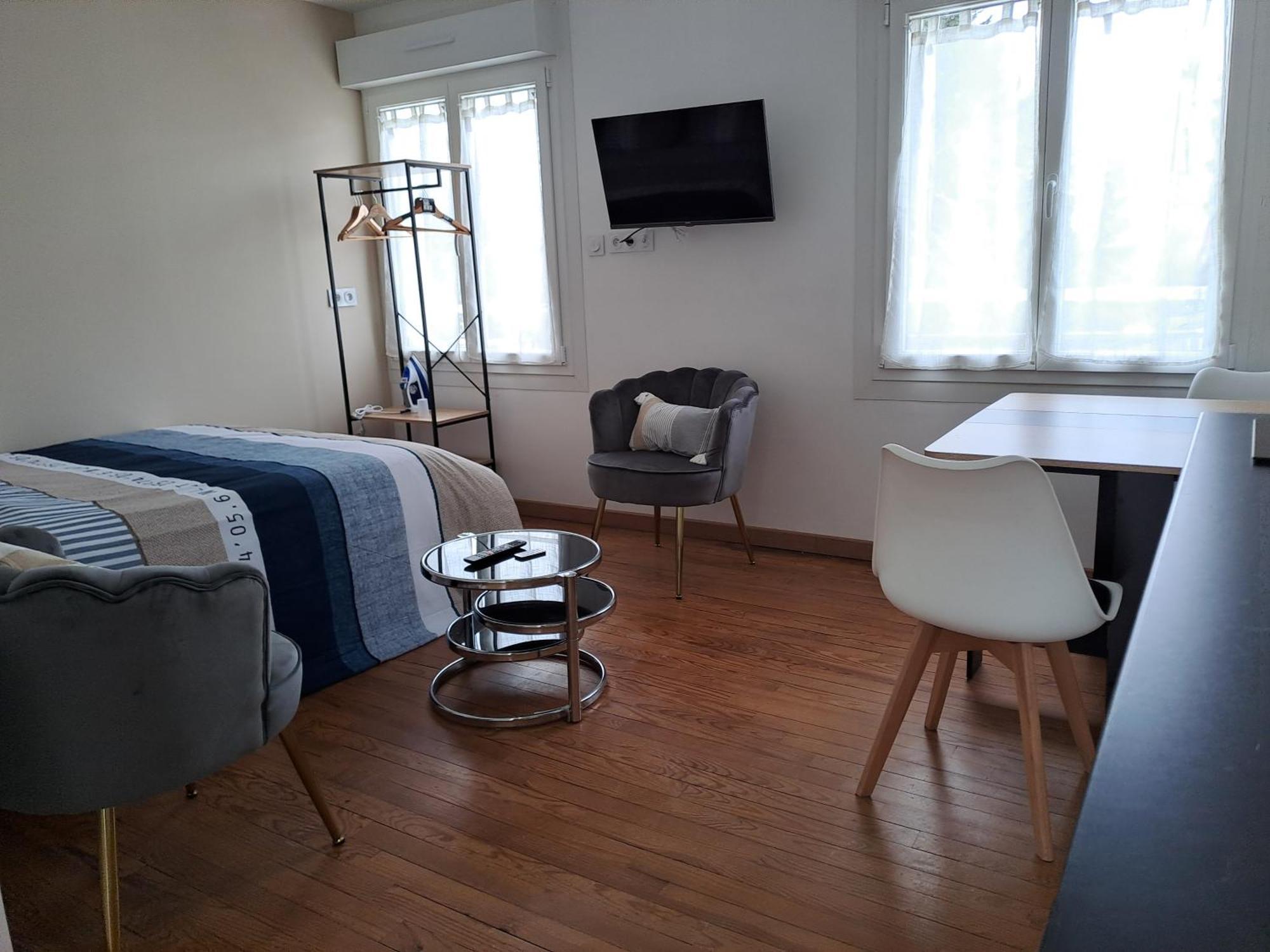 24H Course/Moto/ Oasis / Antares Appartement Le Mans Buitenkant foto